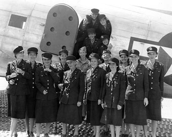 TheAngels pose before their flight home.